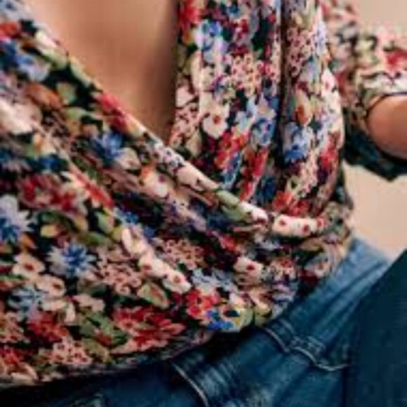 Sezane Abelia Wrap Blouse Fall is Blooming size 38 - Picture 2 of 8